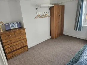Snug - Meadhan Apartment - Rom