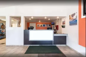Travelodge by Wyndham Lansing - Hall