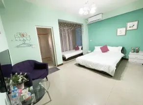 Qin's House II - Room