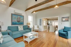 Walk to Sand & Fantasy Island: Beach Haven Getaway - Intérieur
