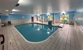 Comfort Inn & Suites Liverpool - Syracuse - Piscine