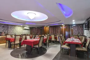 Fabhotel Raj Residency Ii - Restaurant