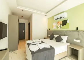 Leonis Hotel - Room