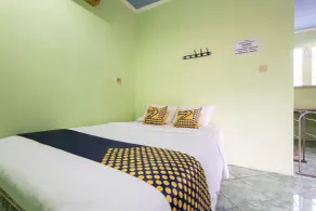 SPOT ON 3961 Fico's Residence Syariah - Room