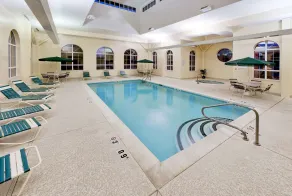 Hawthorn Suites by Wyndham Louisville East - Piscine