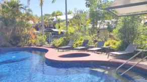 Mango Tree Holiday Apartments - Pool