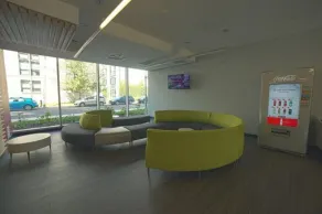 Queen's University - David C. Smith House - Campus Accommodation - Entrée intérieure
