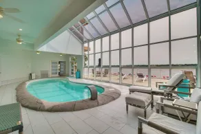 Indoor Pool + Waterfront Deck: Spacious Jay Home - Innenbereich