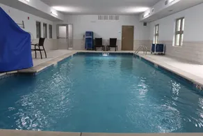 Holiday Inn Express & Suites Shawnee - Kansas City West by IHG - Piscine