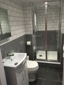 The Golden Fleece Inn - Bathroom