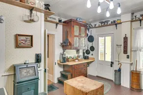 6 Mi to Lake George: Adirondack Home w/ Game Room - Innvendig