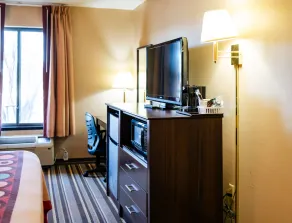 Super 8 by Wyndham Germantown/Milwaukee - Chambre
