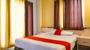 RedDoorz near Pelabuhan Jayapura - Chambre