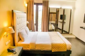 Hotel IP Swarn near Anand Vihar Vaishali Ghaziabad - Room