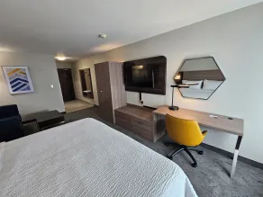 Holiday Inn Express Hotel & Suites Cincinnati-Blue Ash by IHG - Chambre