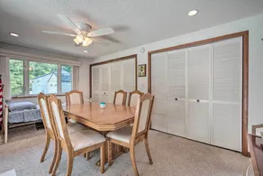 Dog-Friendly Waretown Home w/ Furnished Deck! - Innvendig