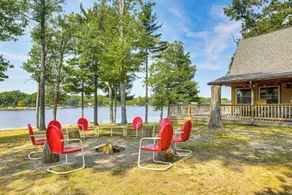 Peaceful Long Lake Cottage w/ Deck, Dock & Kayaks! - Interiør