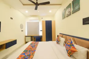 FabHotel Lake View Castle - Chambre