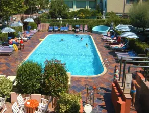 Hotel Prestigio - Piscina