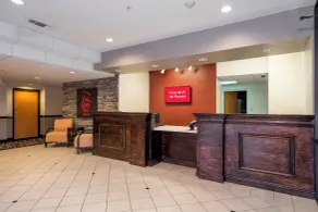 Red Roof Inn & Suites Biloxi - Ocean Springs - Lobby