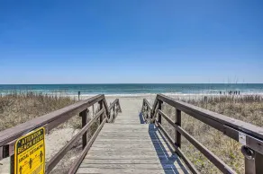 Steps to Shore: Family Retreat in Myrtle Beach - Intérieur