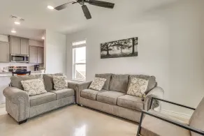 2 Mi to Dtwn Dining! Pet-friendly Temple Townhome - Innvendig