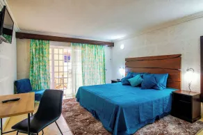 Carambola Hotel with Pool Access, Steps to Beach - Værelse