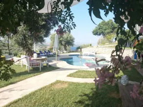 Sunny Place Porto Heli, Deluxe Rooms & Appartments - Vista do quarto