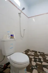 Dangin Kubu Bungalow - Bathroom
