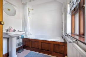 Fieldmouse Cottage - Bathroom