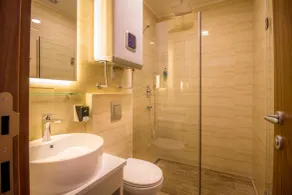 Privilege Suites by Central Park - Bathroom