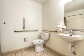 Motel 6 Bakersfield, CA - Convention Center - Salle de bain