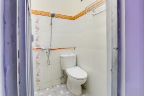 Orange inn RedPartner Madiun - Bathroom