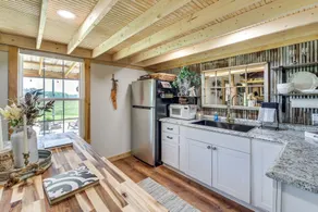 Fish, Swim & Tube: Okolona Studio w/ Pond Access - Innenbereich