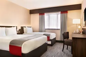 Ramada by Wyndham Cobham - Room