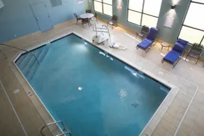 Holiday Inn Express Hotel & Suites Madison by IHG - Pool