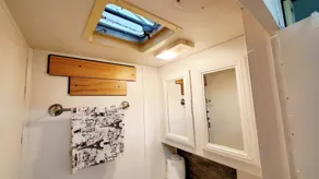 Camper Apt DE-Vintage Gulf RV Glamping Stay Sleeps 2-3 - Salle de bain