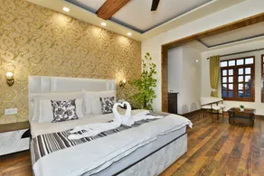 Pax Hotel Ark 150 meters from Mall Road - Room