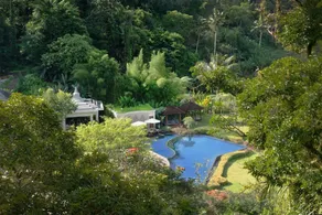 Homm Saranam Baturiti - Piscine