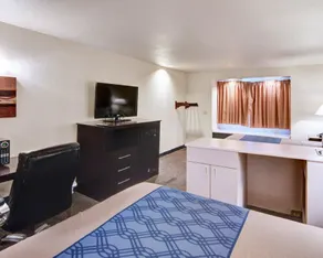 Rodeway Inn & Suites Lewisville I-35 - Chambre