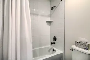 Beach Shuttle & Pool: Bishop's Landing Townhome - Interiør