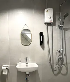 Moon Pīti - Bathroom