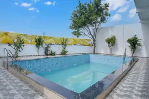Shree Ji Hotel & Banquet - Pool