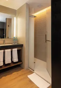 Wyndham Grand Costa Del Sol Lima Airport - Bathroom