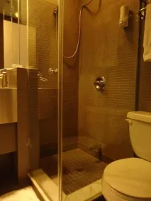 Queen West Jazz Stay - Bathroom