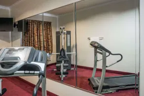Super 8 by Wyndham Brookshire TX - Fitnessbereich