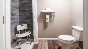 Travelodge by Wyndham San Antonio Downtown Northeast - Baño