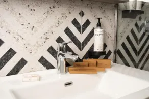 Great White Hotel - Bathroom