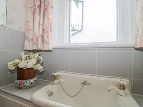 West Ridge - Bathroom