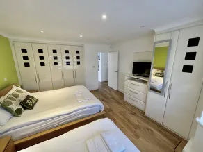 Four Corners Holiday Home Hot Tub & Sauna - Zimmer